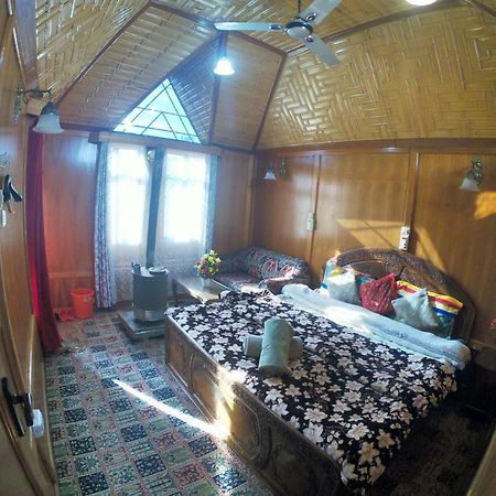 Goona Palace Houseboats Srinagar  Ngoại thất bức ảnh