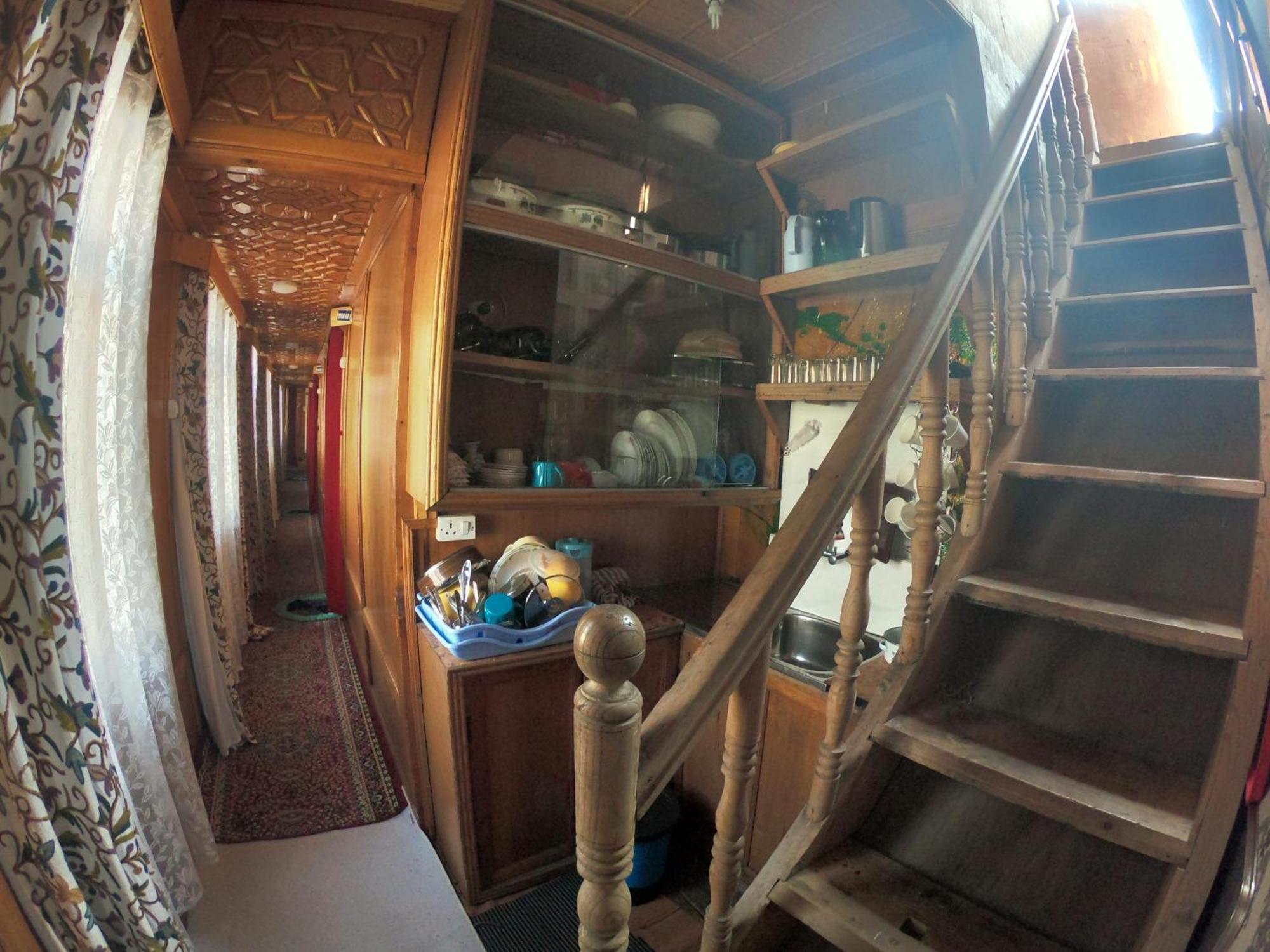 Goona Palace Houseboats Srinagar  Ngoại thất bức ảnh