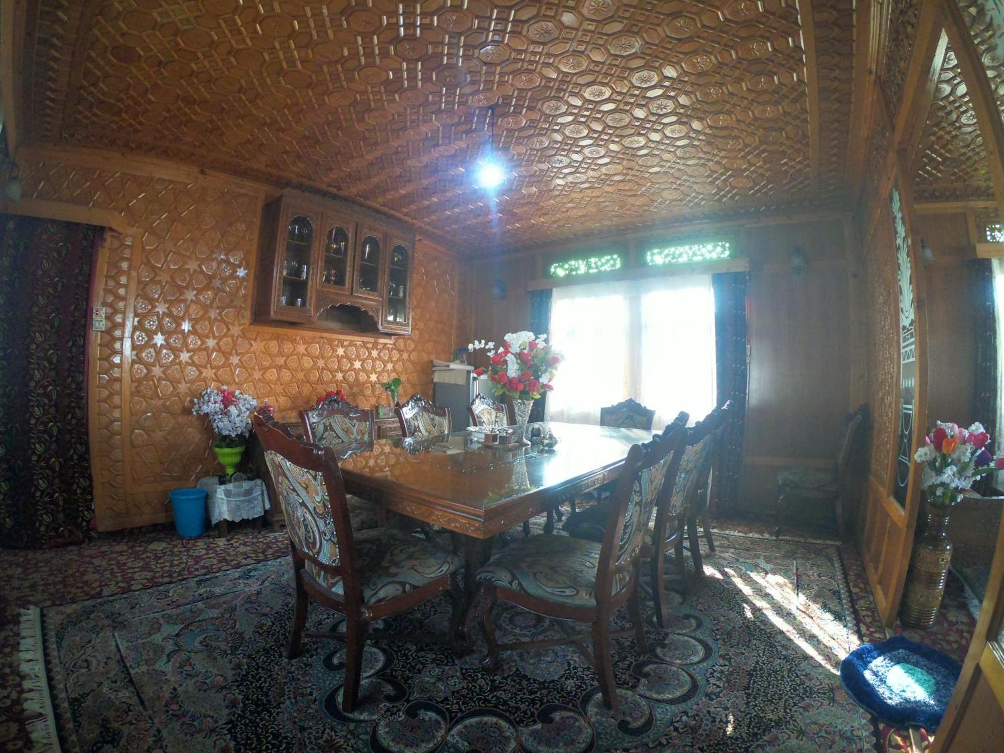 Goona Palace Houseboats Srinagar  Ngoại thất bức ảnh