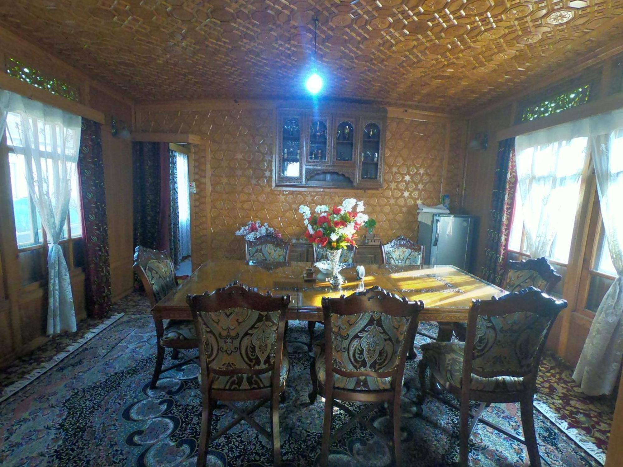 Goona Palace Houseboats Srinagar  Ngoại thất bức ảnh