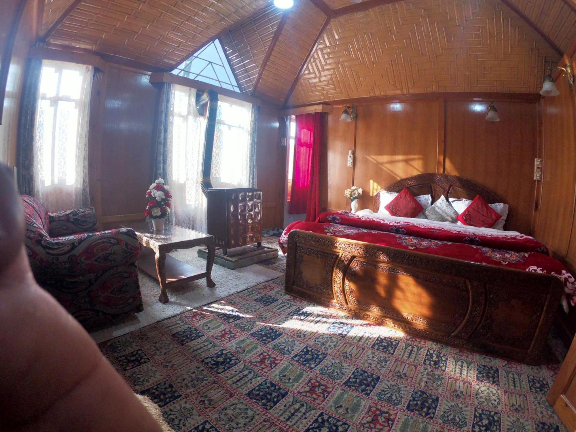 Goona Palace Houseboats Srinagar  Ngoại thất bức ảnh
