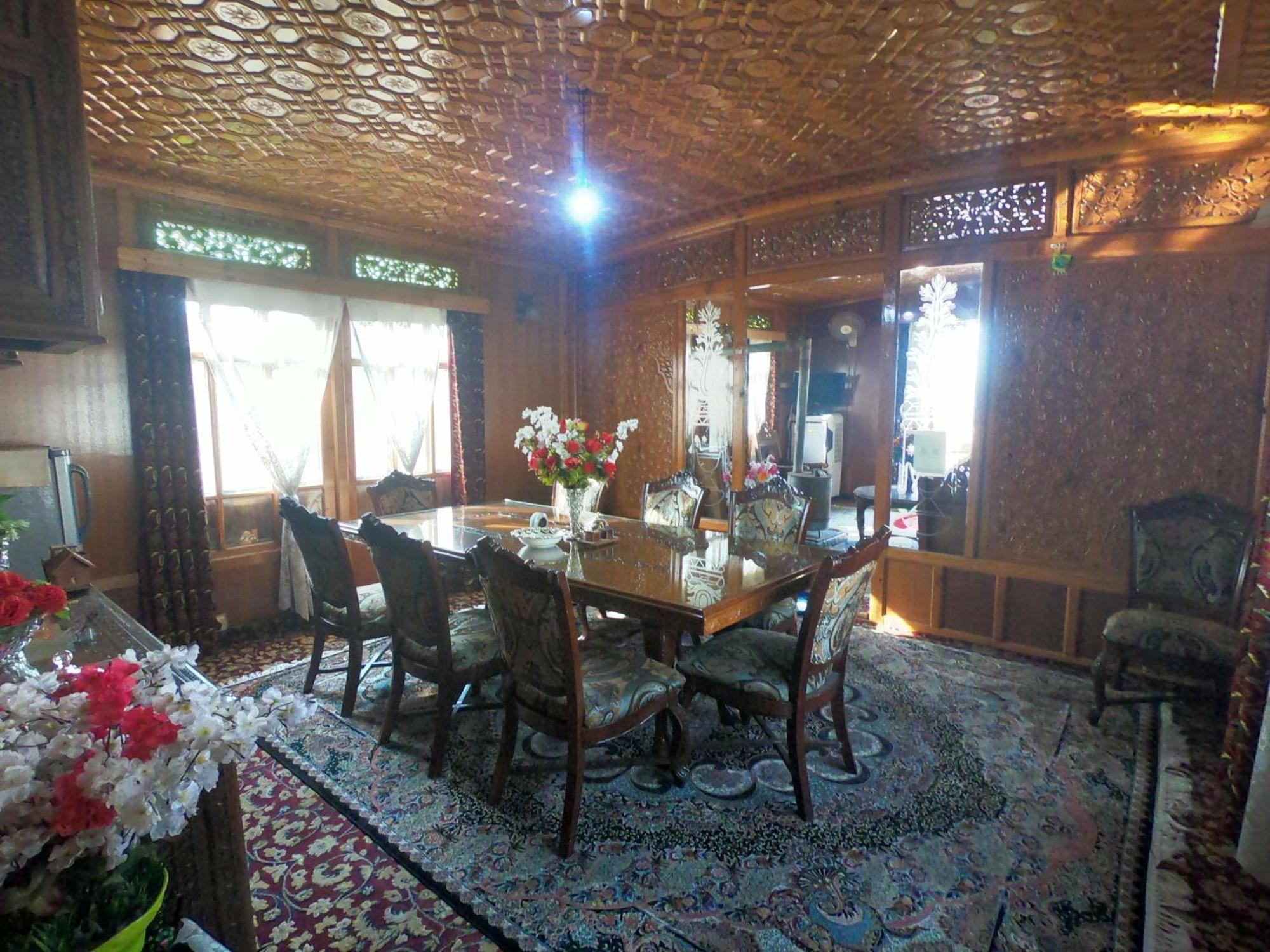 Goona Palace Houseboats Srinagar  Ngoại thất bức ảnh