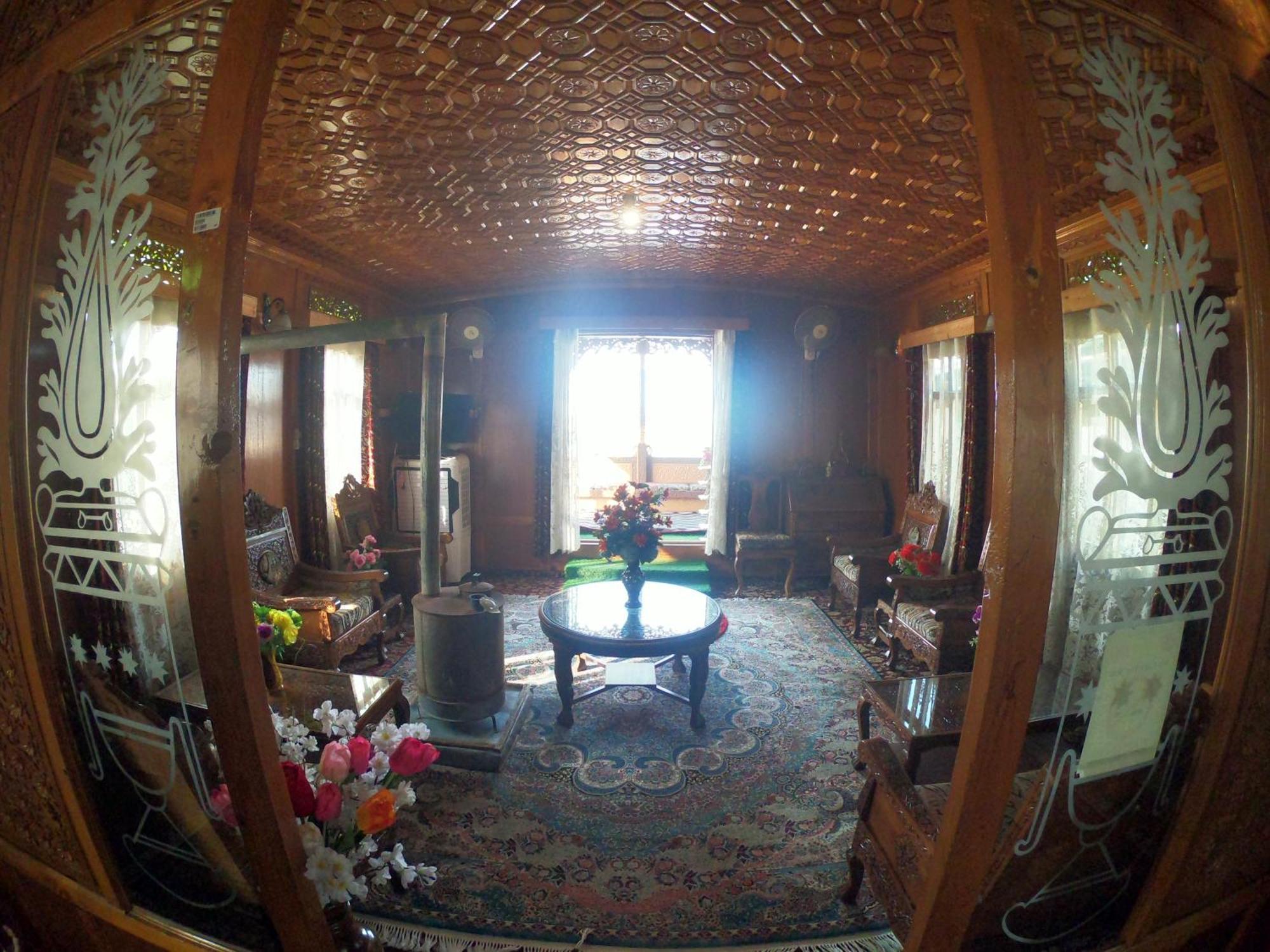 Goona Palace Houseboats Srinagar  Ngoại thất bức ảnh