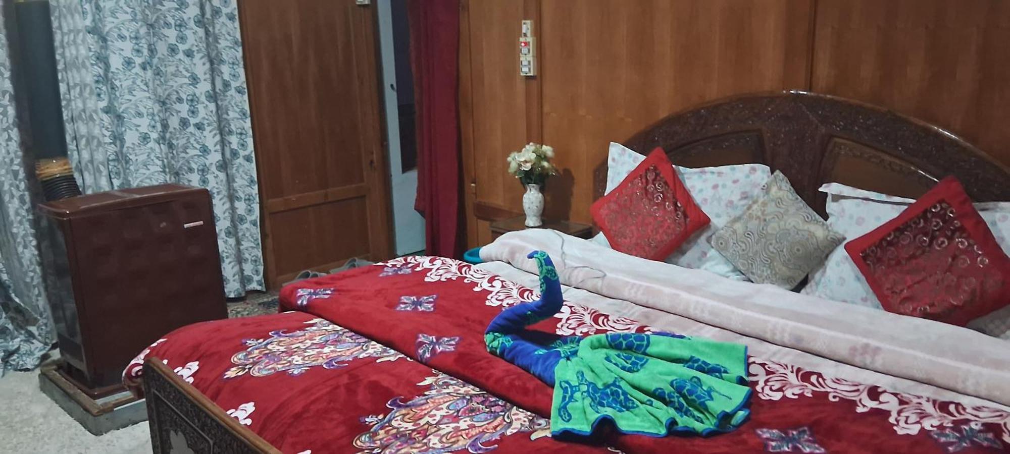 Goona Palace Houseboats Srinagar  Ngoại thất bức ảnh