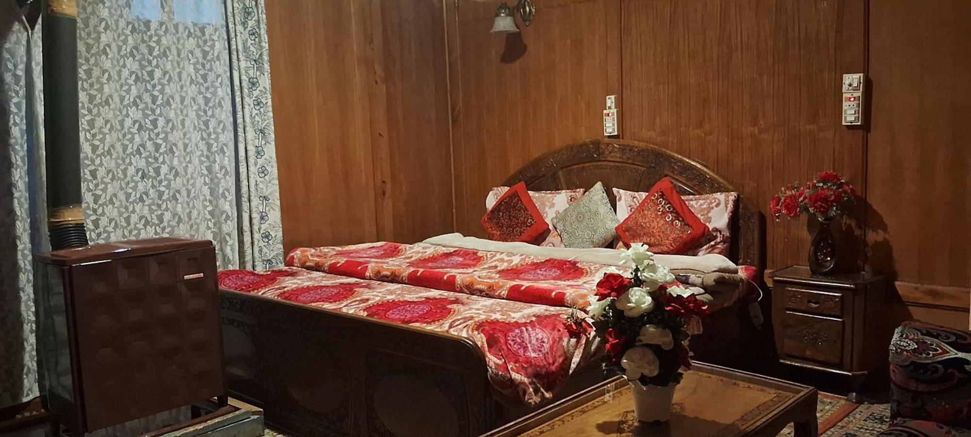 Goona Palace Houseboats Srinagar  Ngoại thất bức ảnh