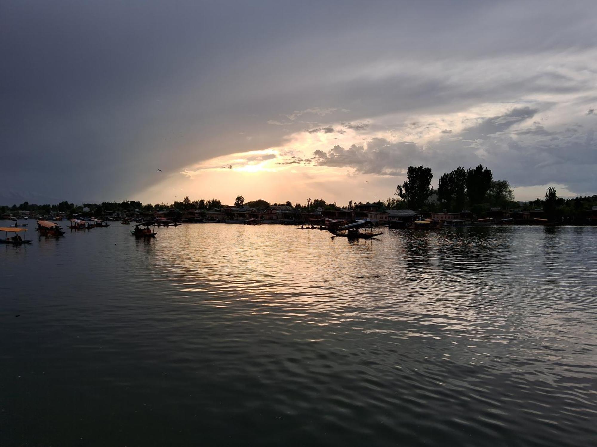 Goona Palace Houseboats Srinagar  Ngoại thất bức ảnh