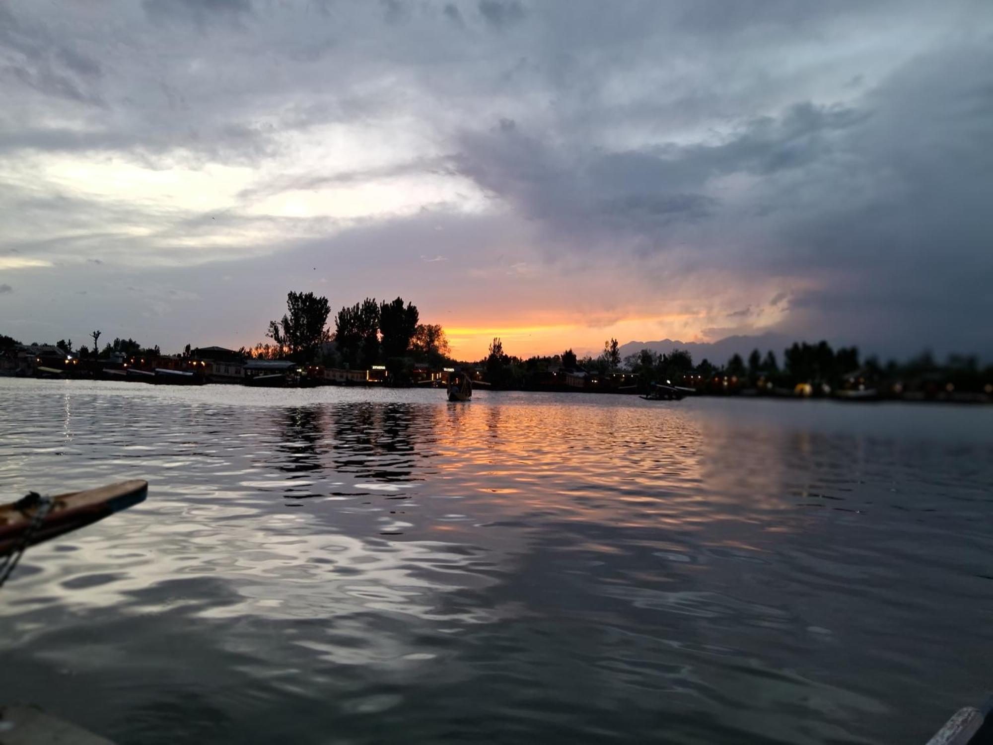Goona Palace Houseboats Srinagar  Ngoại thất bức ảnh