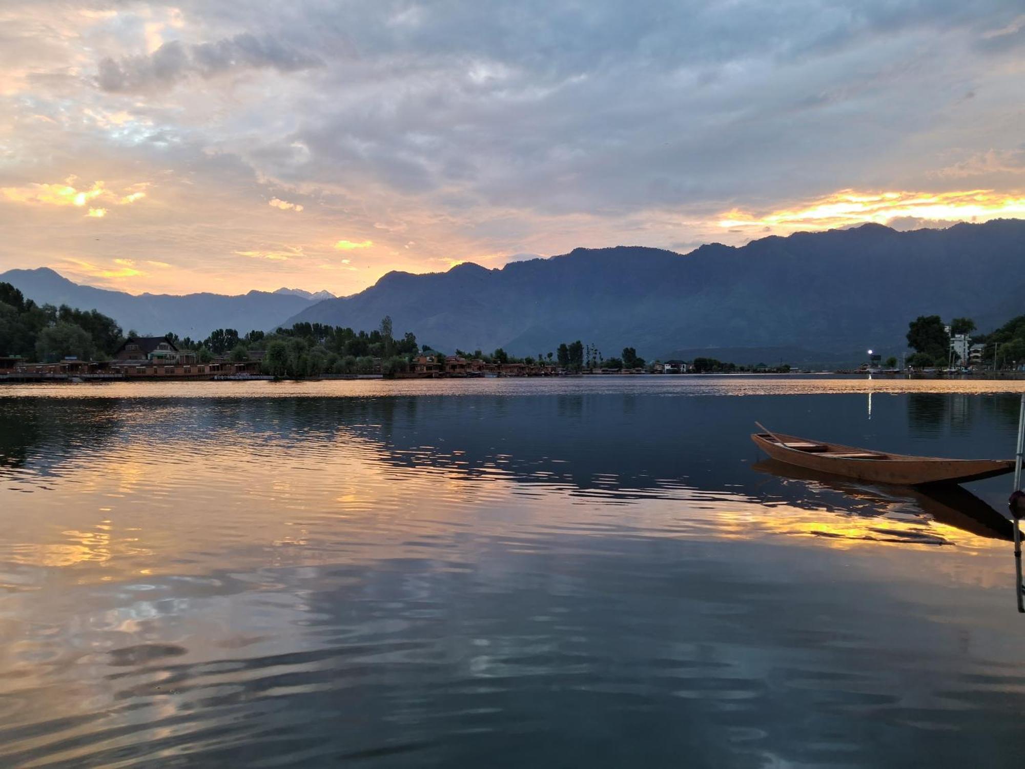 Goona Palace Houseboats Srinagar  Ngoại thất bức ảnh