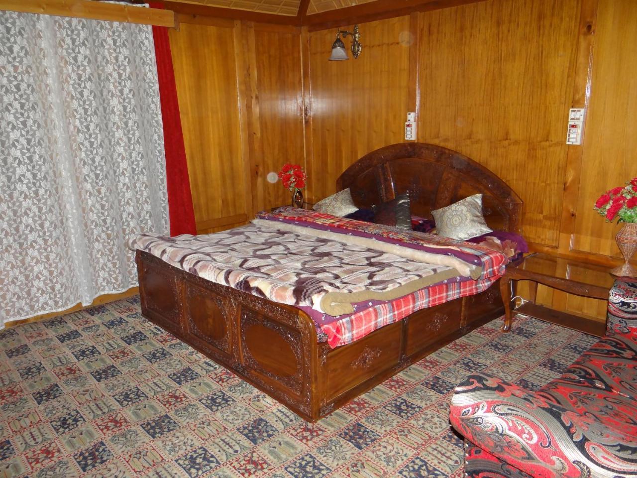 Goona Palace Houseboats Srinagar  Ngoại thất bức ảnh