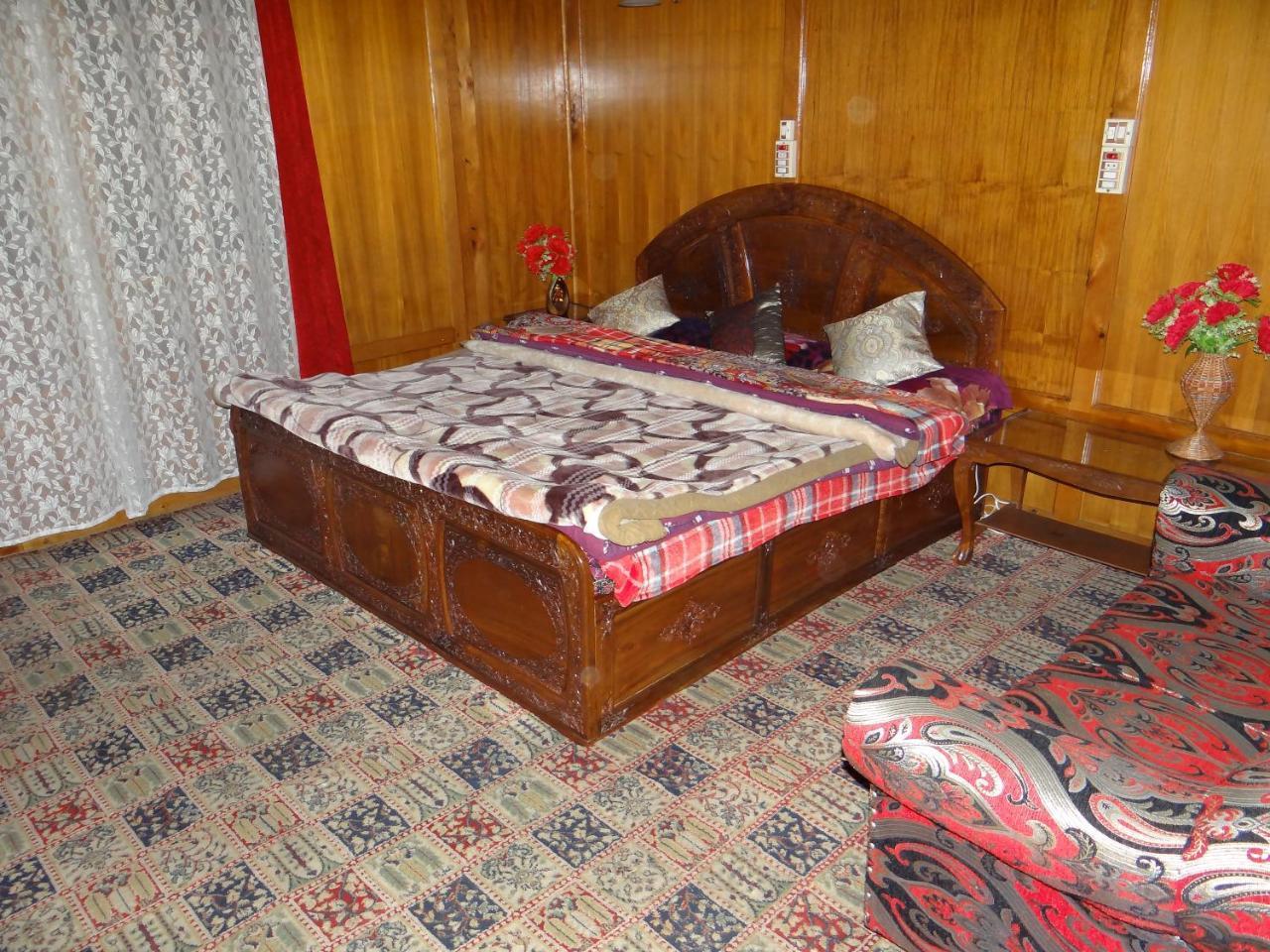 Goona Palace Houseboats Srinagar  Ngoại thất bức ảnh