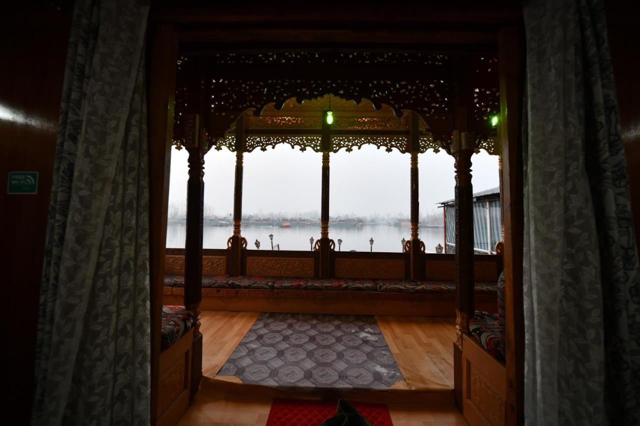 Goona Palace Houseboats Srinagar  Ngoại thất bức ảnh