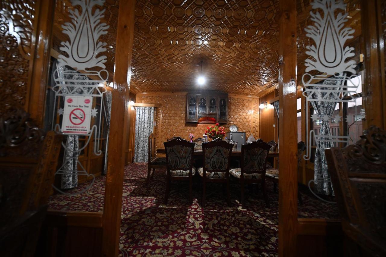 Goona Palace Houseboats Srinagar  Ngoại thất bức ảnh