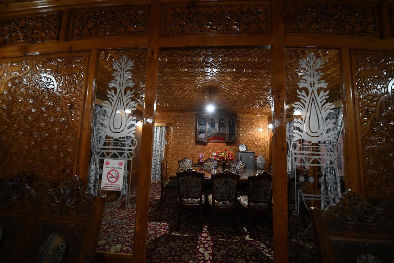 Goona Palace Houseboats Srinagar  Ngoại thất bức ảnh