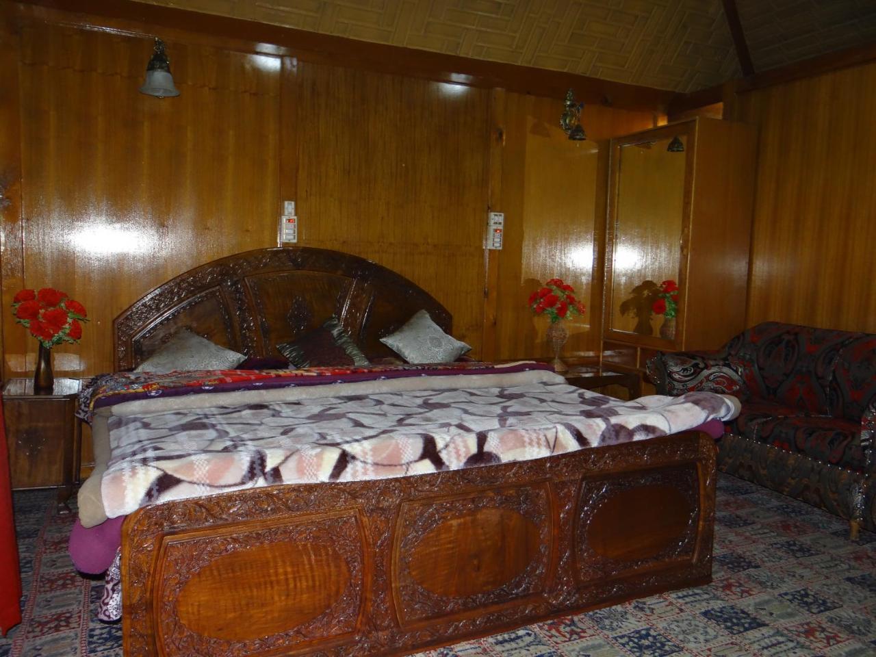 Goona Palace Houseboats Srinagar  Ngoại thất bức ảnh