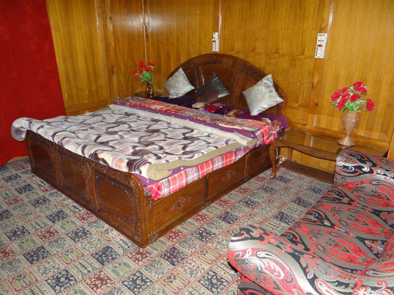 Goona Palace Houseboats Srinagar  Ngoại thất bức ảnh